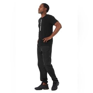 Alo Yoga Men’s Convertible Track Pant Size M